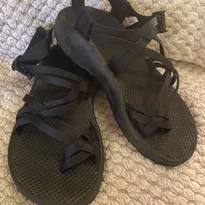 SOLD Women’s size 7 black Chacos ZX/2